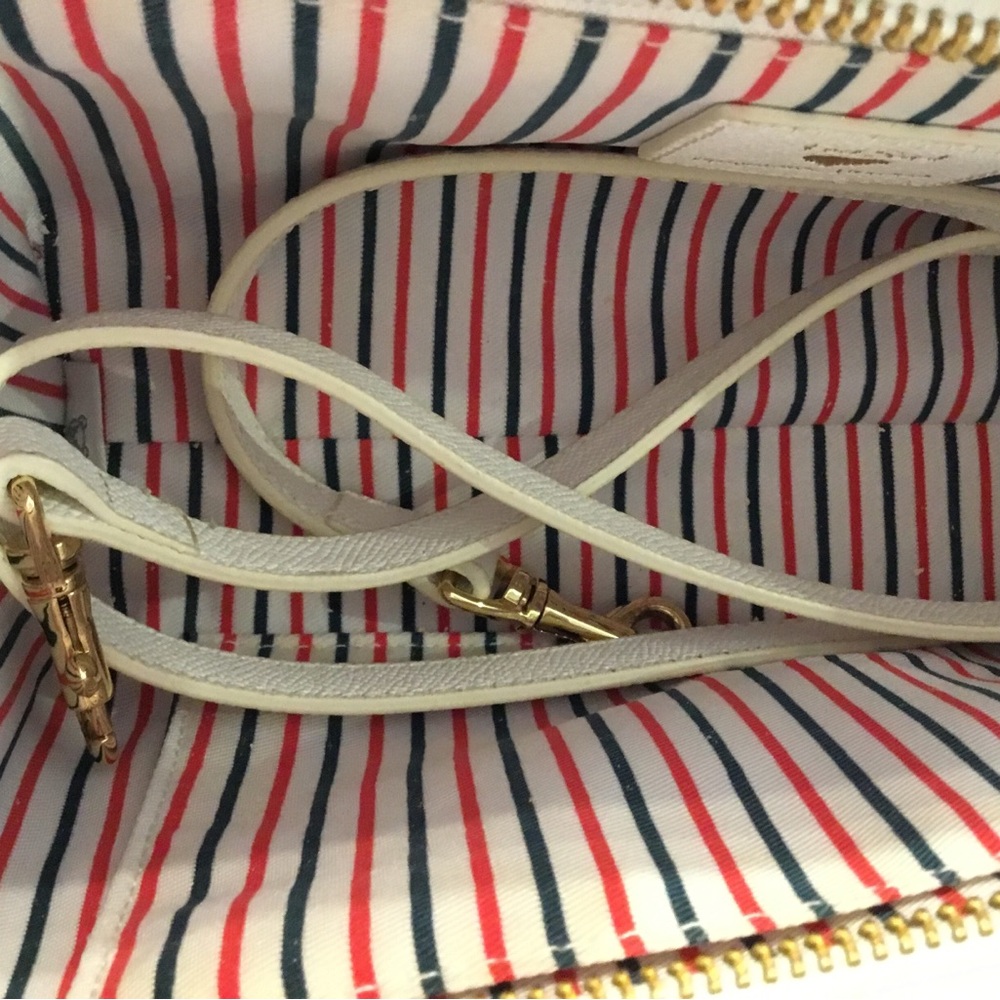 Samantha Thavasa x Fred Segal White Leather Handbag, Zipper Closure & Lock Charm - Picture 6 of 9